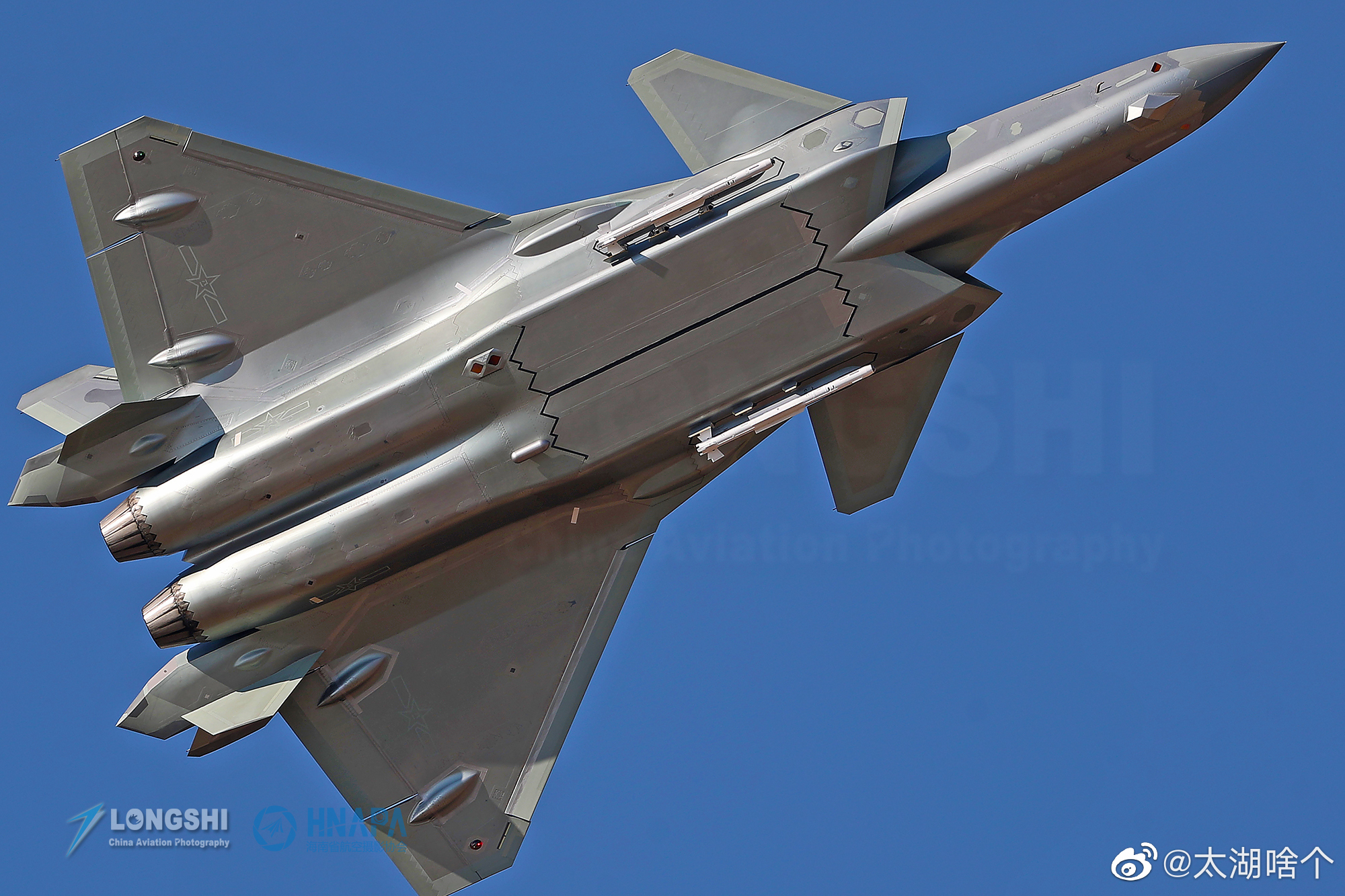 歼-20威龙战斗机_高清图集_新浪网