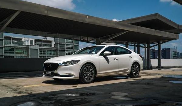 白色全新2019款马自达6现身!比帕萨特漂亮 253马力配2.5t!