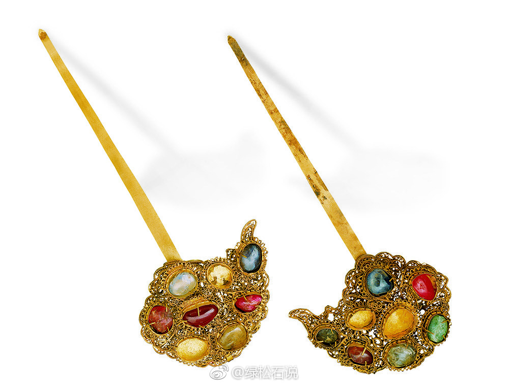 馆藏湖北省博物馆梁庄王墓出土金银饰品①金镶宝石绦环通长13