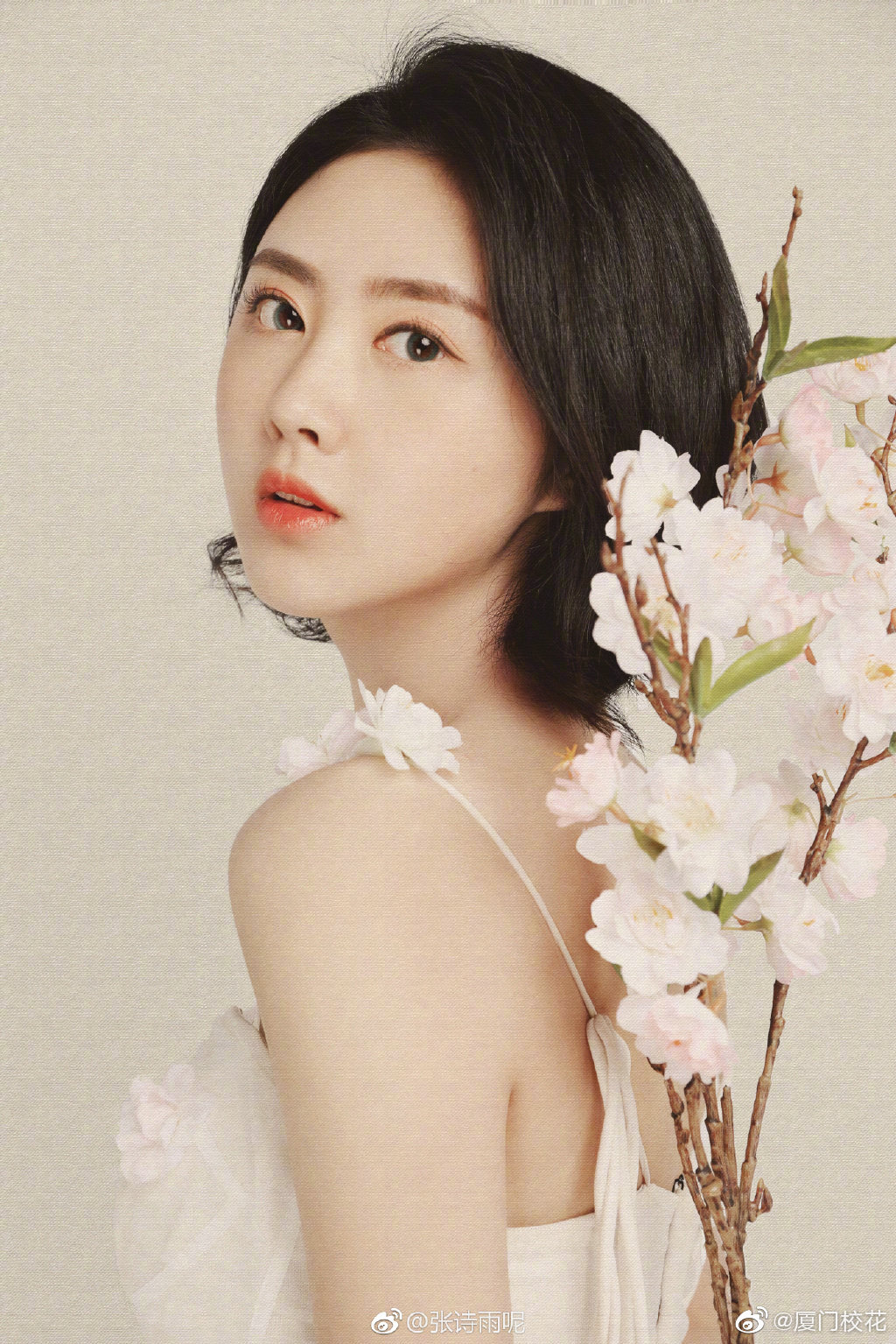 她叫张诗雨98年就读于中国传媒大学2016级播音主持专业