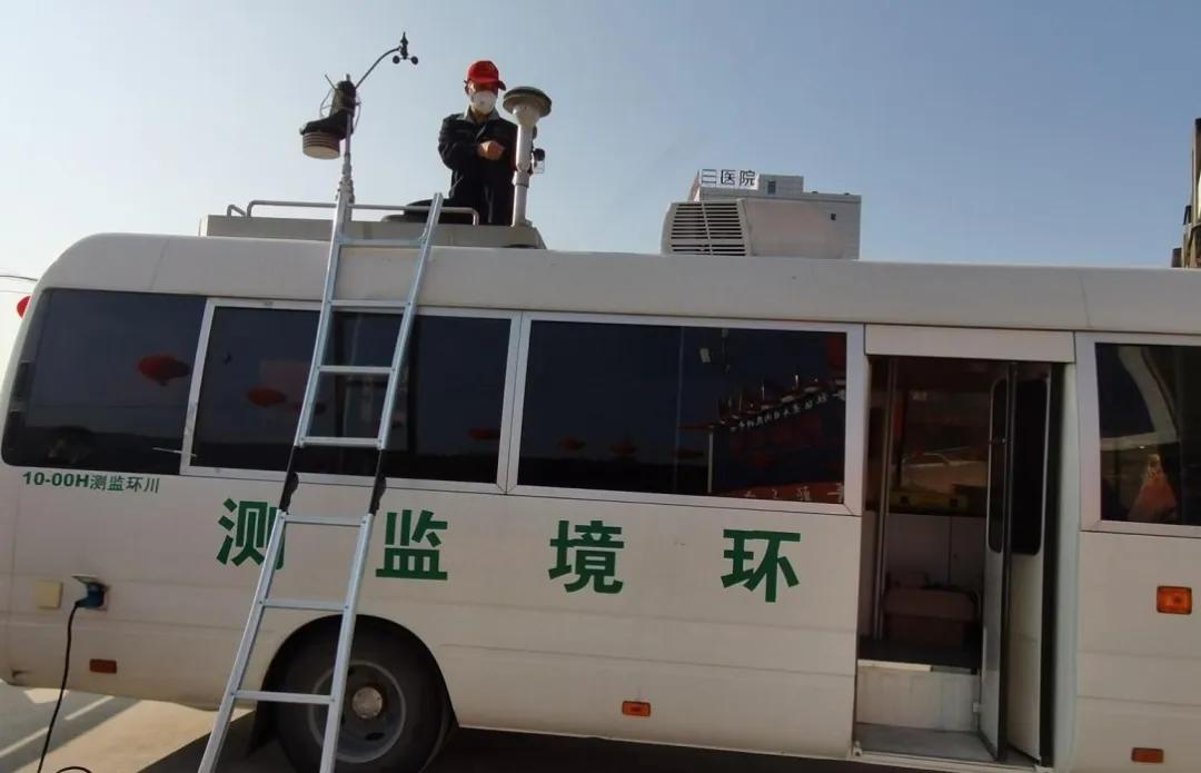 疫情防控抗击疫情监测人一直在行动