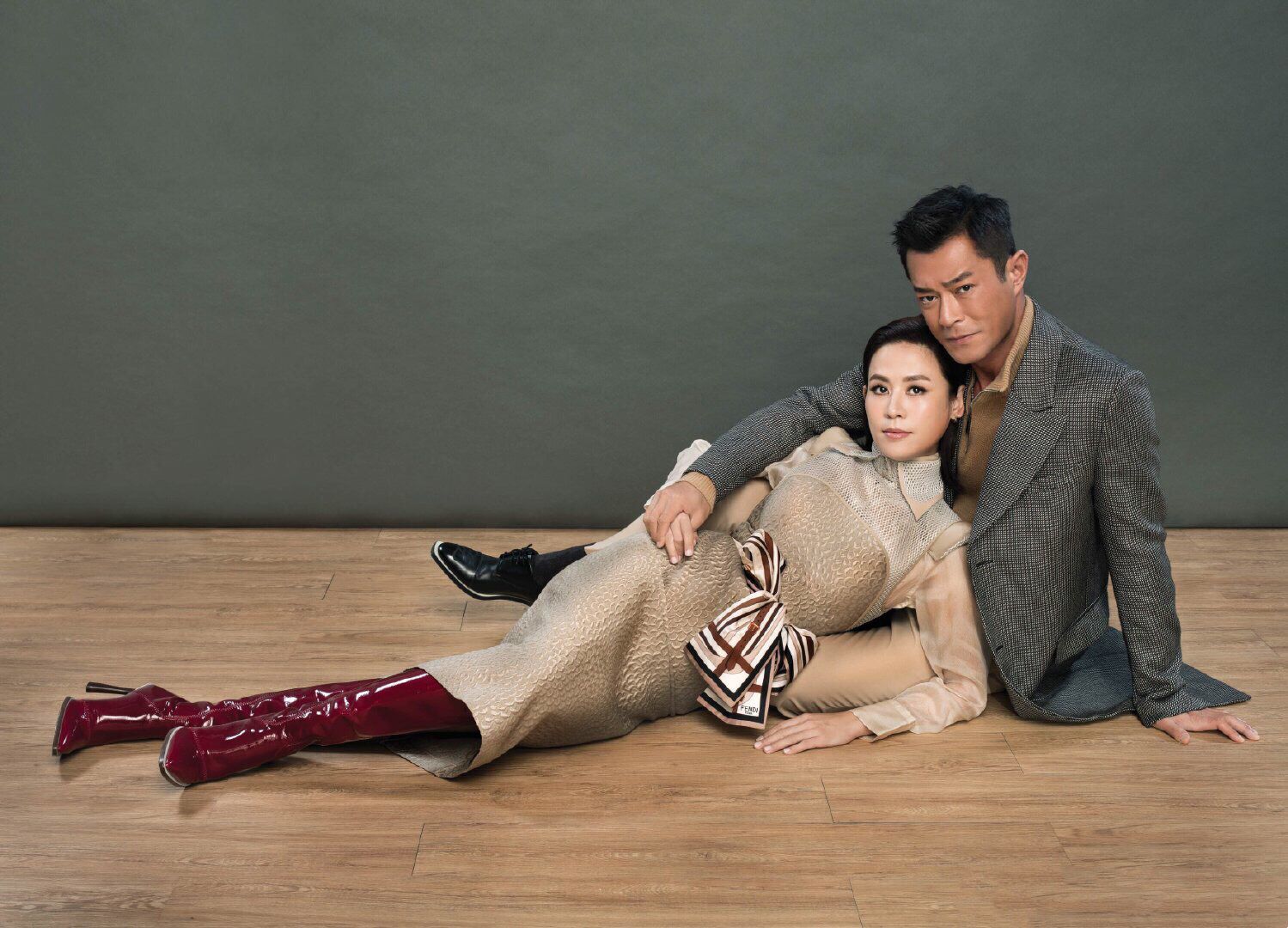 宣萱古天乐合体拍杂志,穿情侣装cp感很强,亲密互动大片太上头