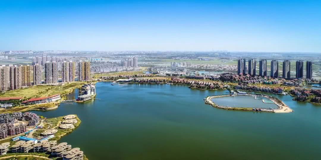 一步一景相当于6-7个水上公园大小水域面积比西湖还大7000亩天嘉湖水