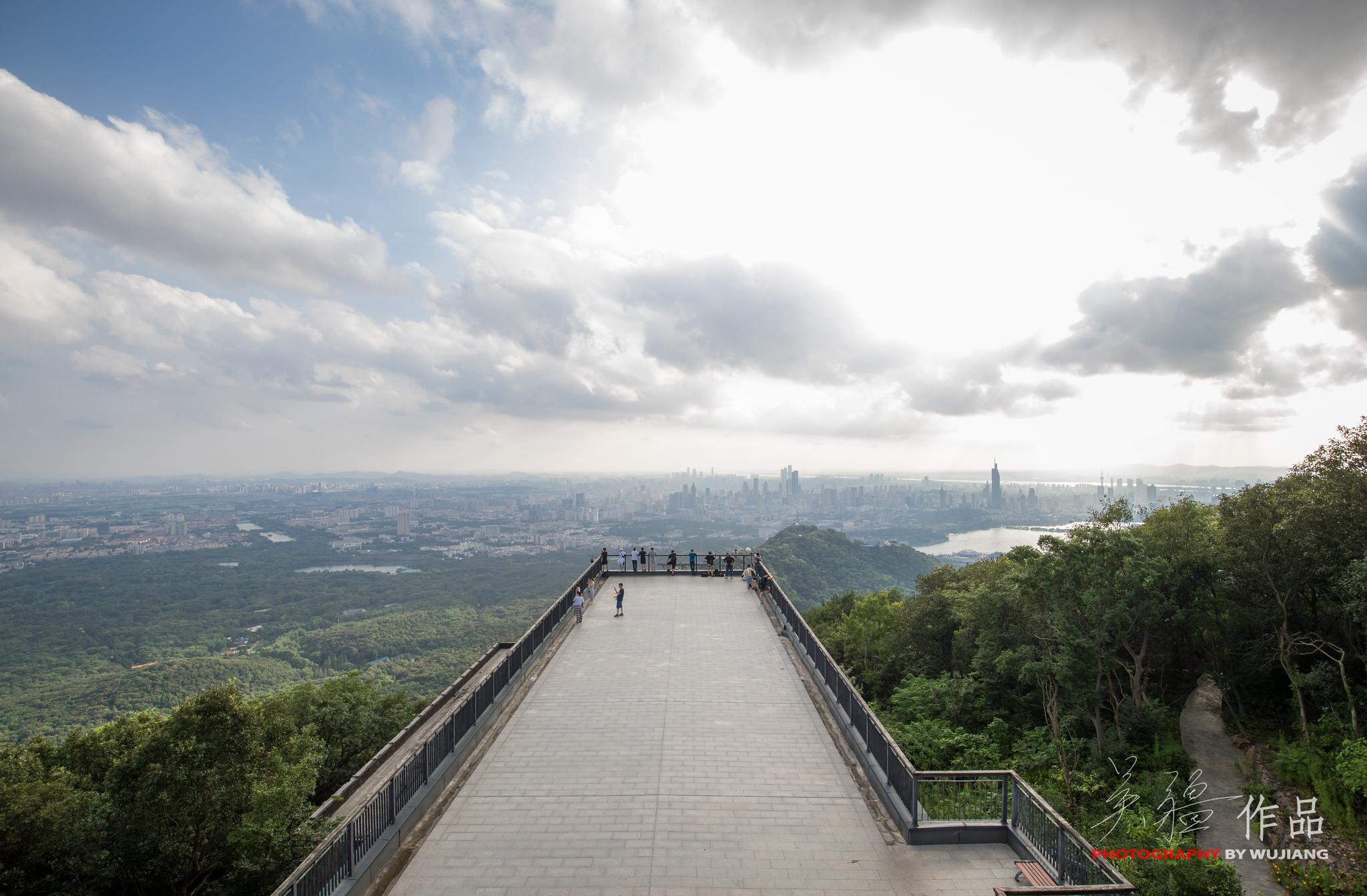 紫金山头陀岭看南京由日到夜江苏微旅游新浪江苏旅游南京发布