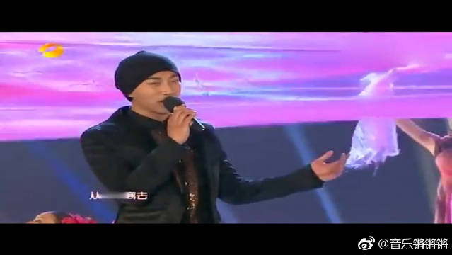 视频:杨幂刘恺威同台合唱《想把我唱给你听》