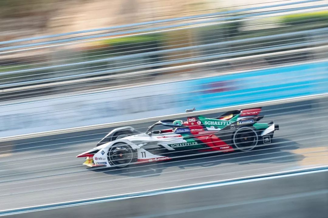 赴沙特观战formula e,没有咆哮声的赛车竞技是什么滋味?