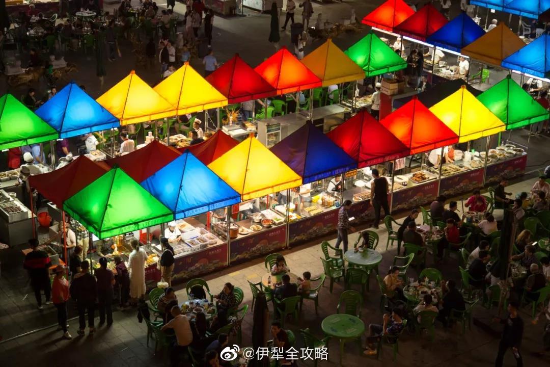 伊宁最大的夜市终于开张了~ 人多的不要不要的图研摄|伊宁|夜市_新浪