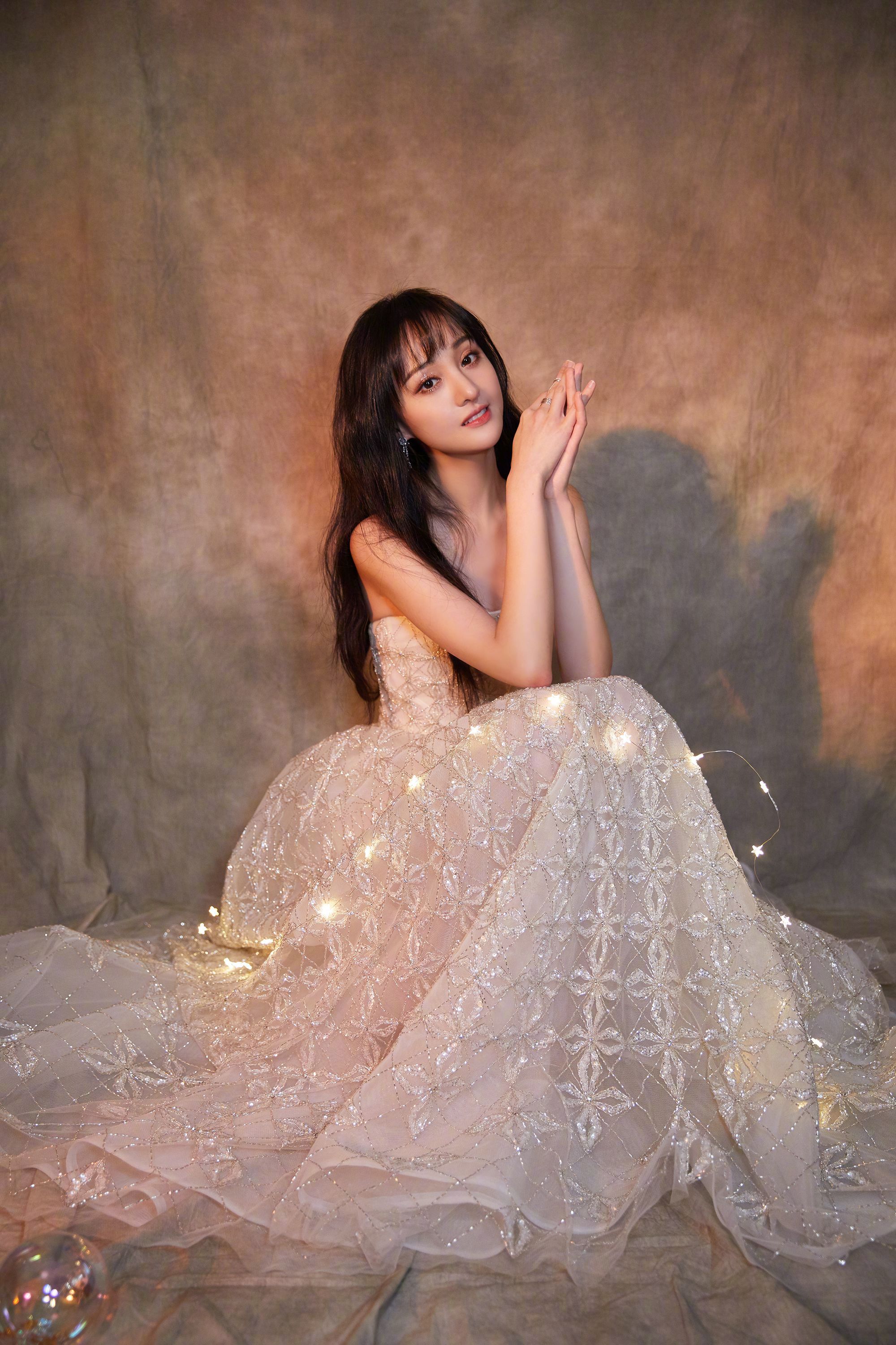 郑爽压轴!年度受欢迎女演员!我太激动了_高清图集_新浪网