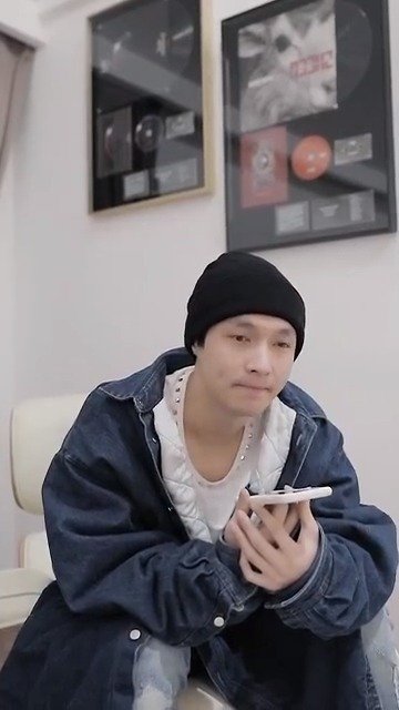 蔡徐坤带来自己写给粉丝的歌,张艺兴发现歌词