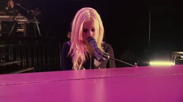 Avril Lavigne When You Re Gone Live 09艾薇儿每一个自弹自唱