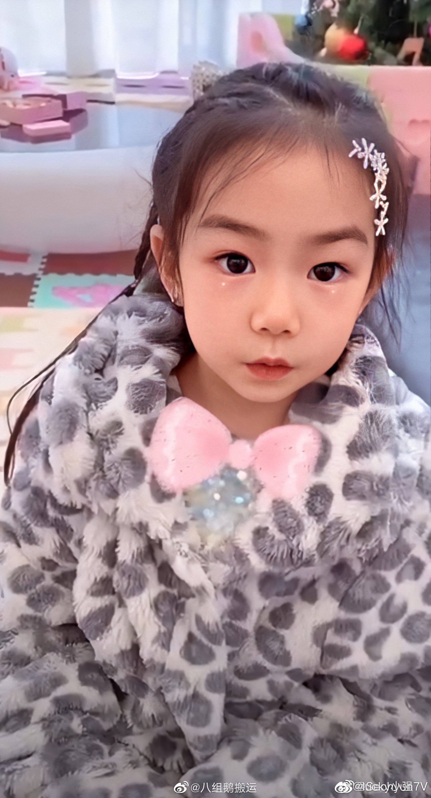 戚薇和李承铉的女儿lucky长大啦!也太可爱了吧一家子都是神仙颜值吗