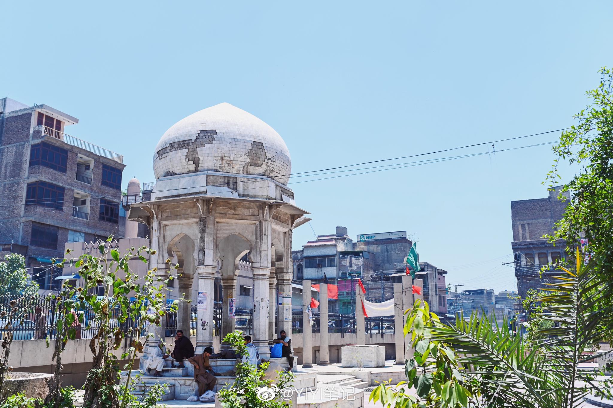 白沙瓦是临近阿富汗边境的一座城市也是世界上十大战乱城市之一