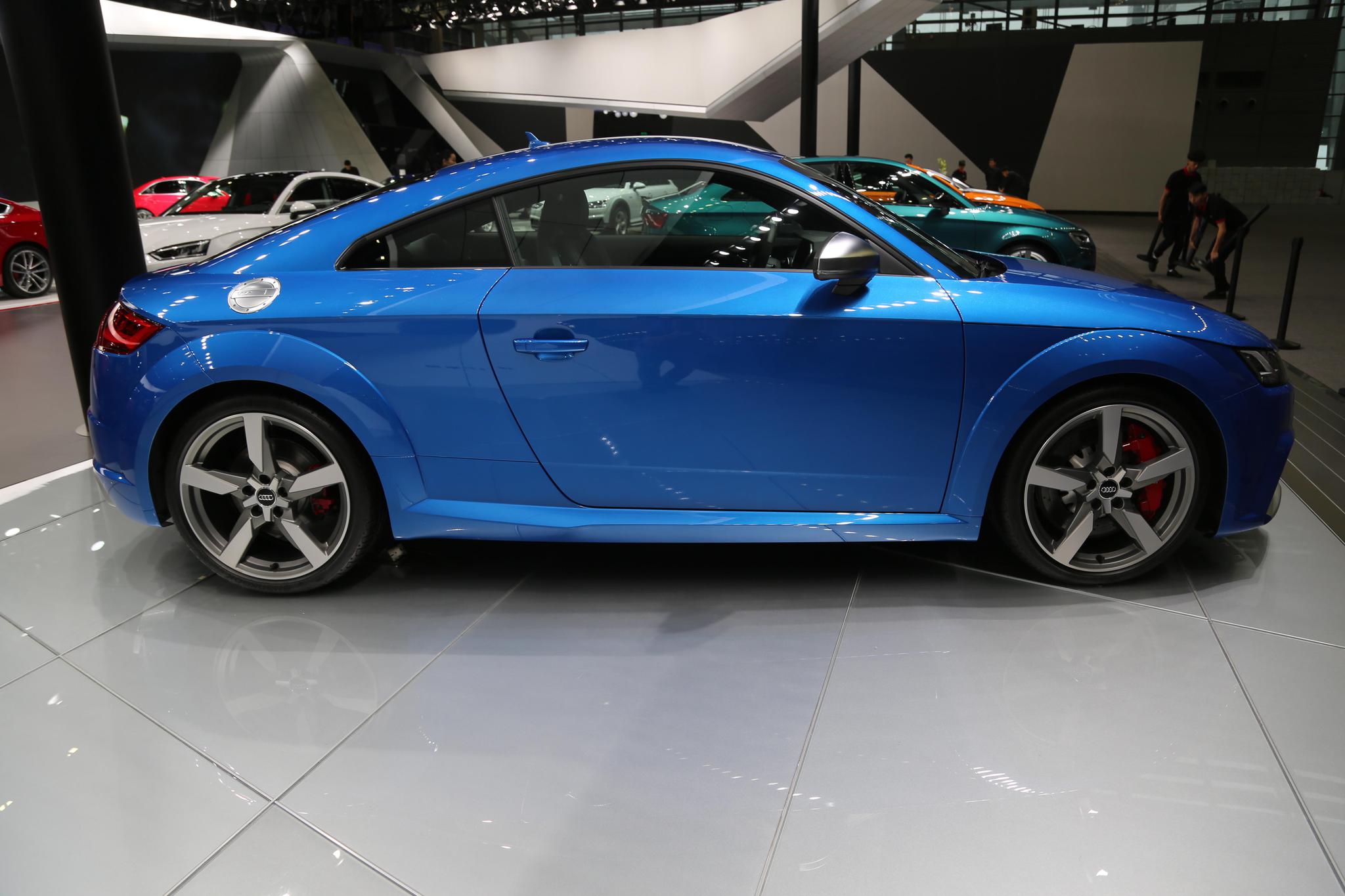 实拍奥迪tt rs coupe,只需一眼,博得倾慕无数!