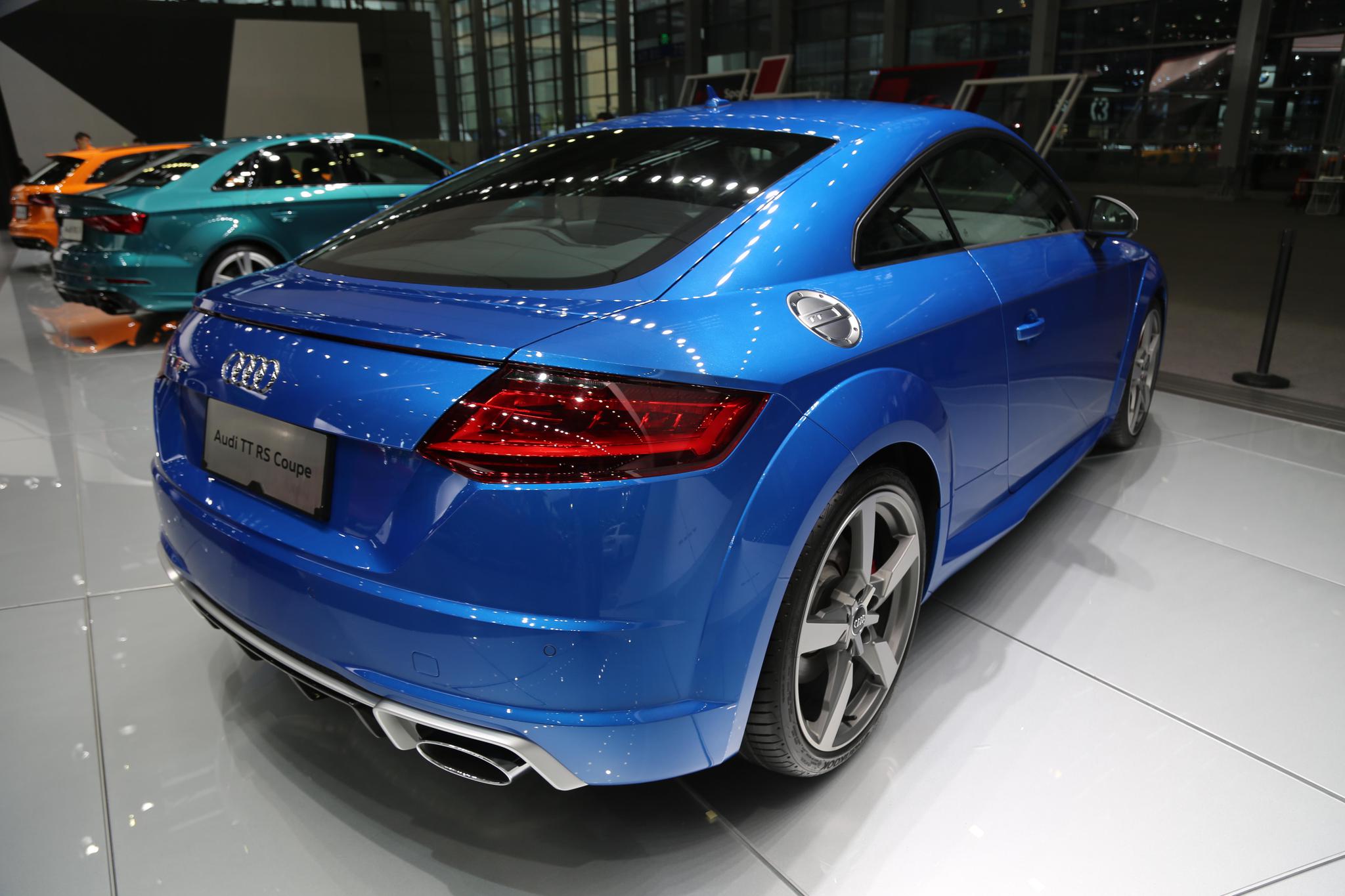 实拍奥迪tt rs coupe,只需一眼,博得倾慕无数!