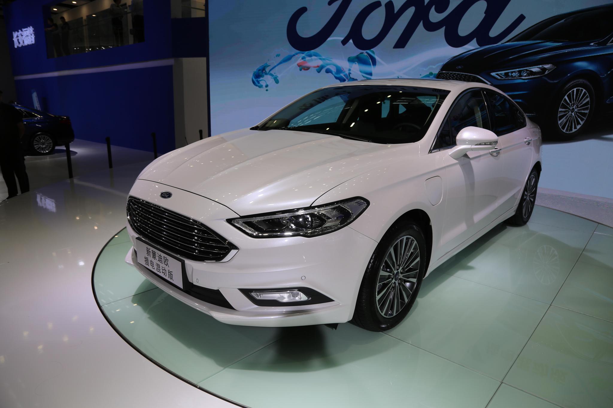 福特-蒙迪欧插电混动版,30万级别新能源车,车展实拍!