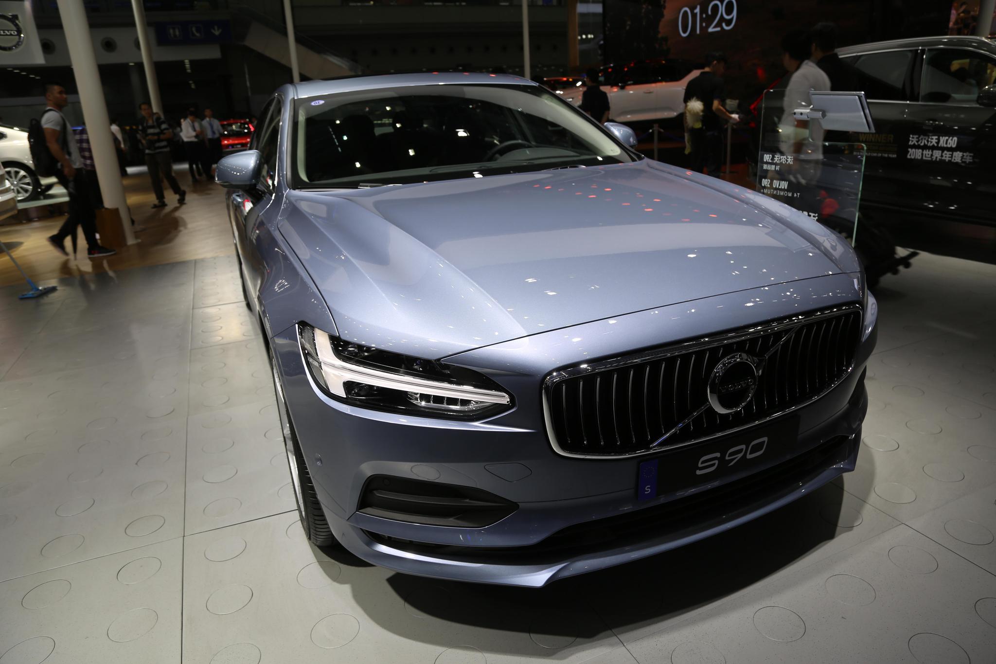 沃尔沃s90 t4 智逸版,38万级别豪华轿车,车展实拍!