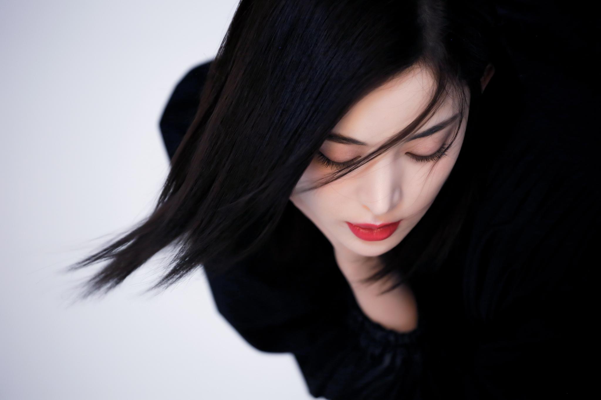 红如丹砂黑如点漆