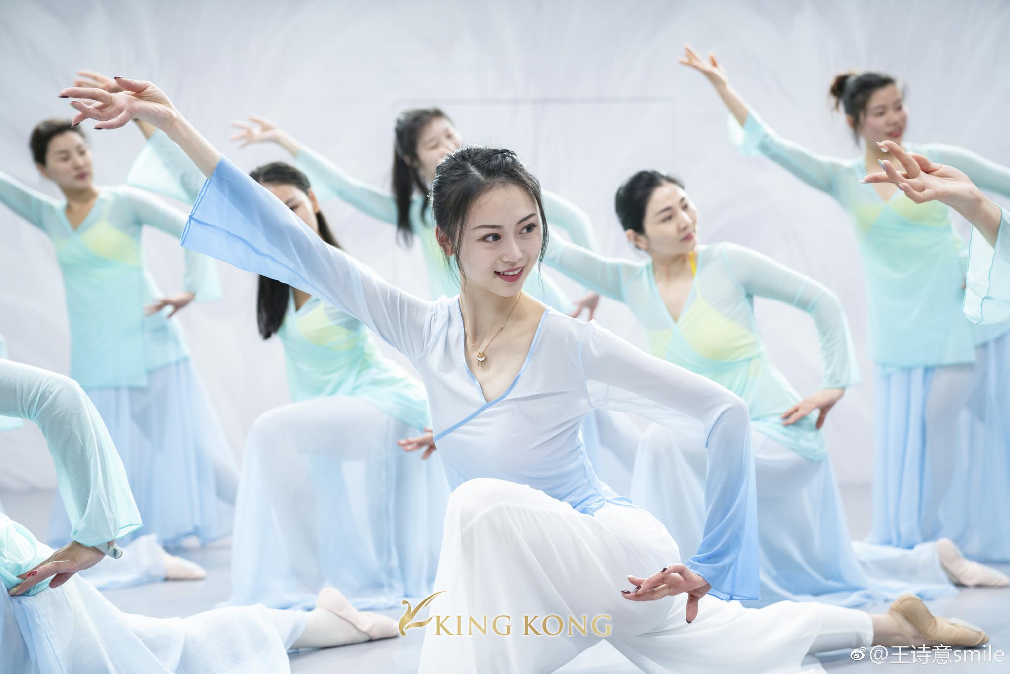 如水如画如梦如痴记1904古典舞集训身韵课金刚舞蹈