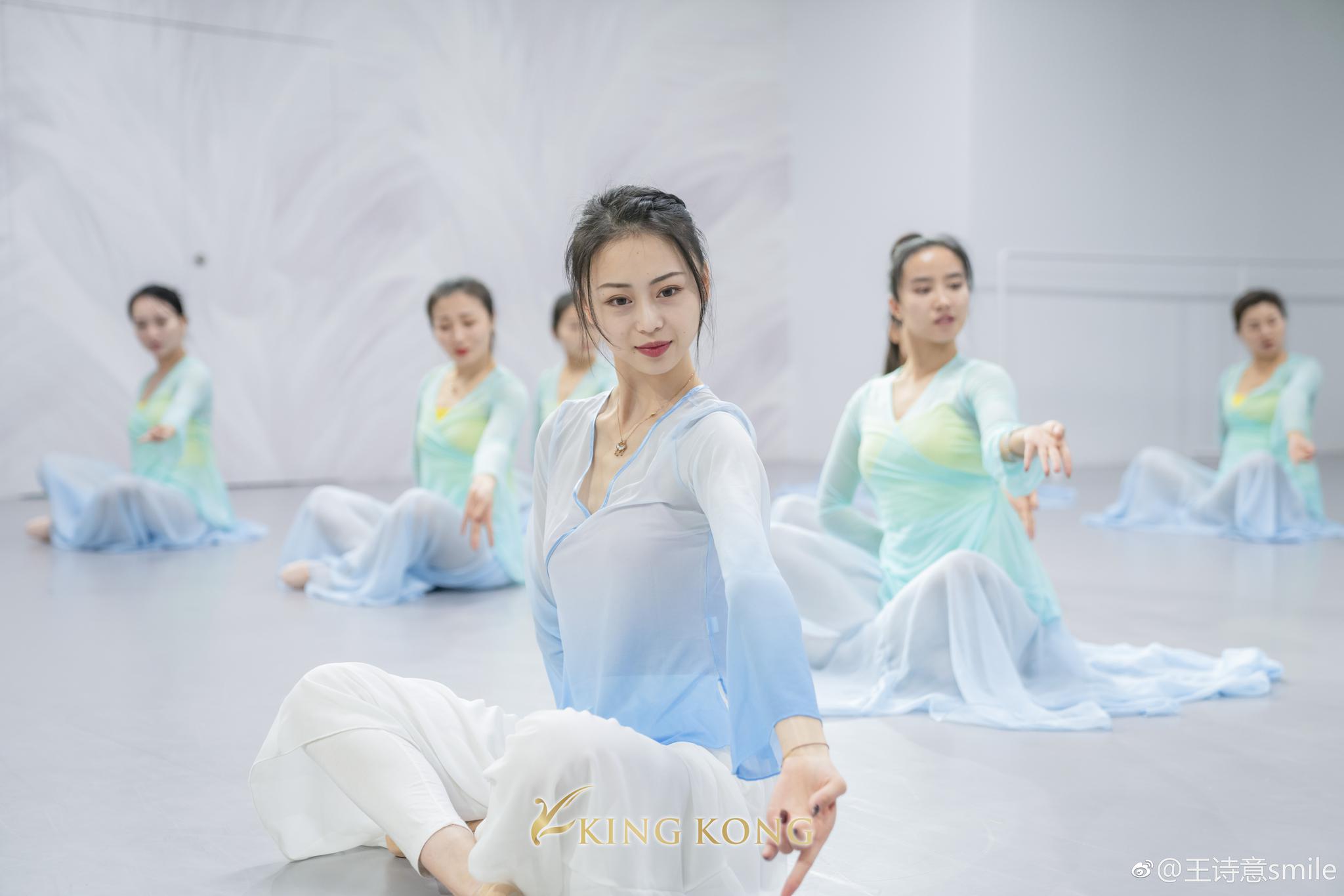 如水如画如梦如痴记1904古典舞集训身韵课金刚舞蹈