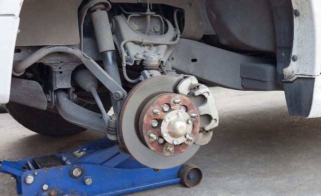 制动卡钳的工作原理是什么跟刹车有什么关系