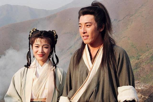 53岁吕颂贤时隔23年与陈少霞同框保养极佳长居内地捞金身家丰厚