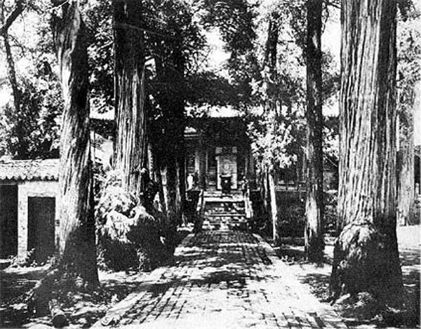 民国初年少林寺珍贵老照片:那时还尚未被焚毁,图四为少林寺正门