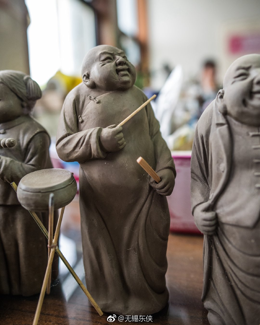 无锡惠山泥人厂惟妙惟肖的泥塑泥塑的基本用料泥土需精心准备