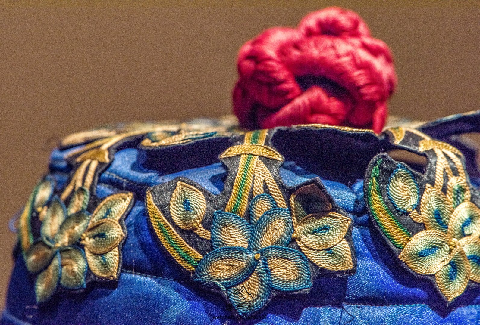 沈阳故宫博物院藏· 清代蓝缎平金福寿便帽