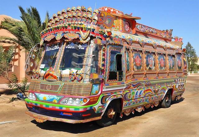 世界上千奇百怪的公交车，每一辆都想坐