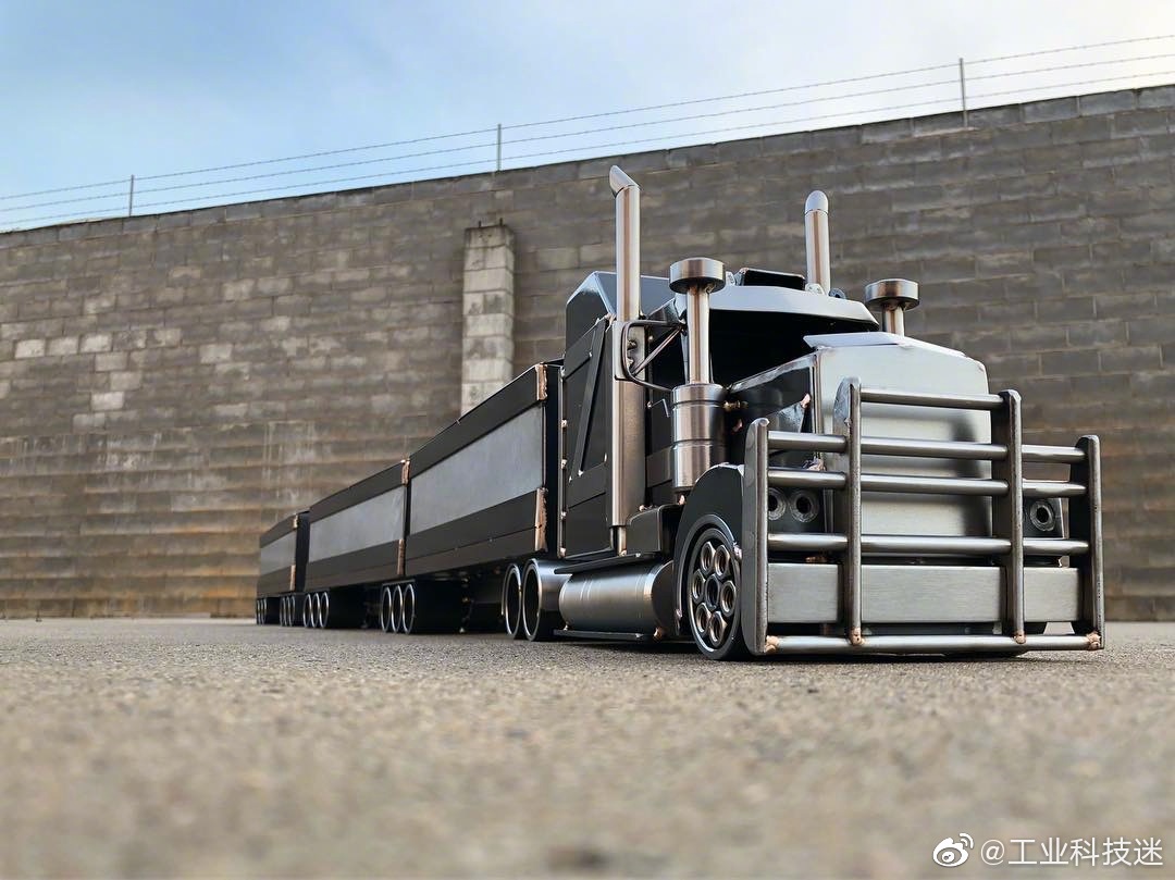 金属卡车模型,帅气!