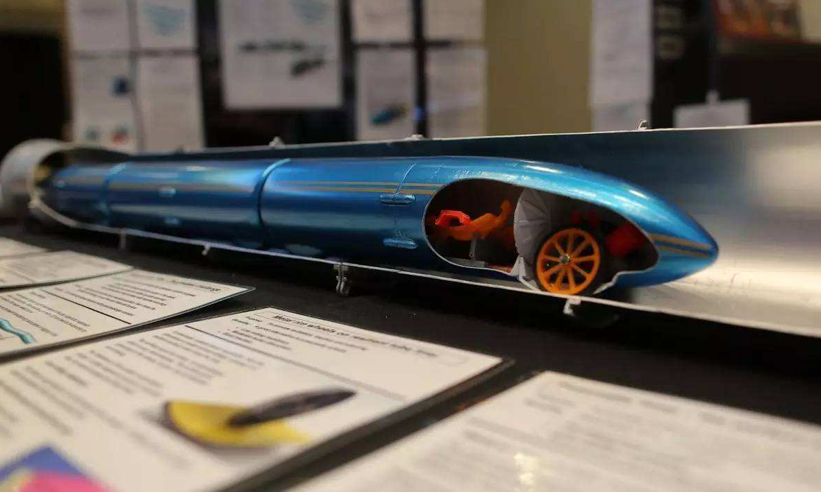 世界首列"超级"高铁, 时速为普通高铁4倍, 就在这座土豪城市