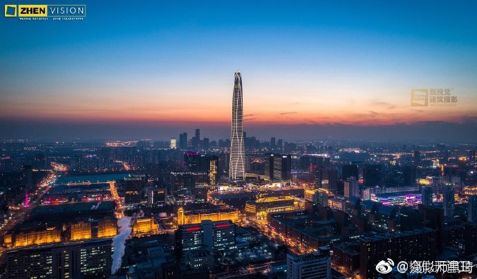 天津滨海新区周大福金融中心跨年灯光秀