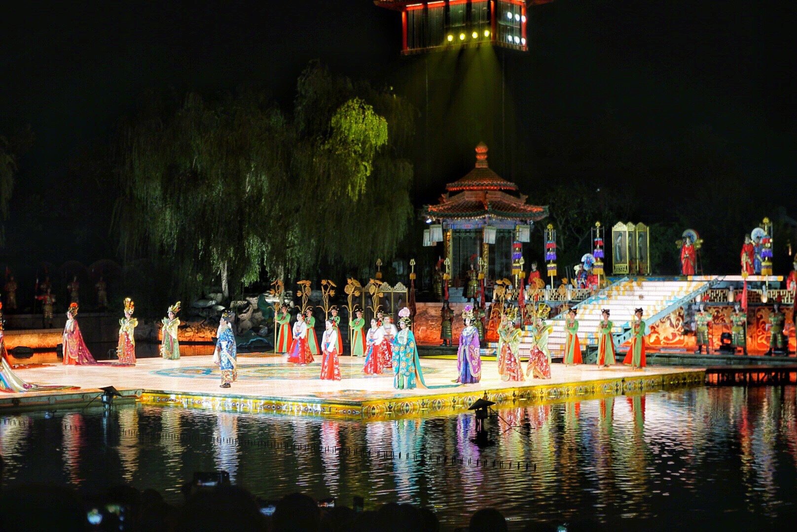 中韩文化交流探访团华清池演出长恨歌太震撼了一开场就惊艳