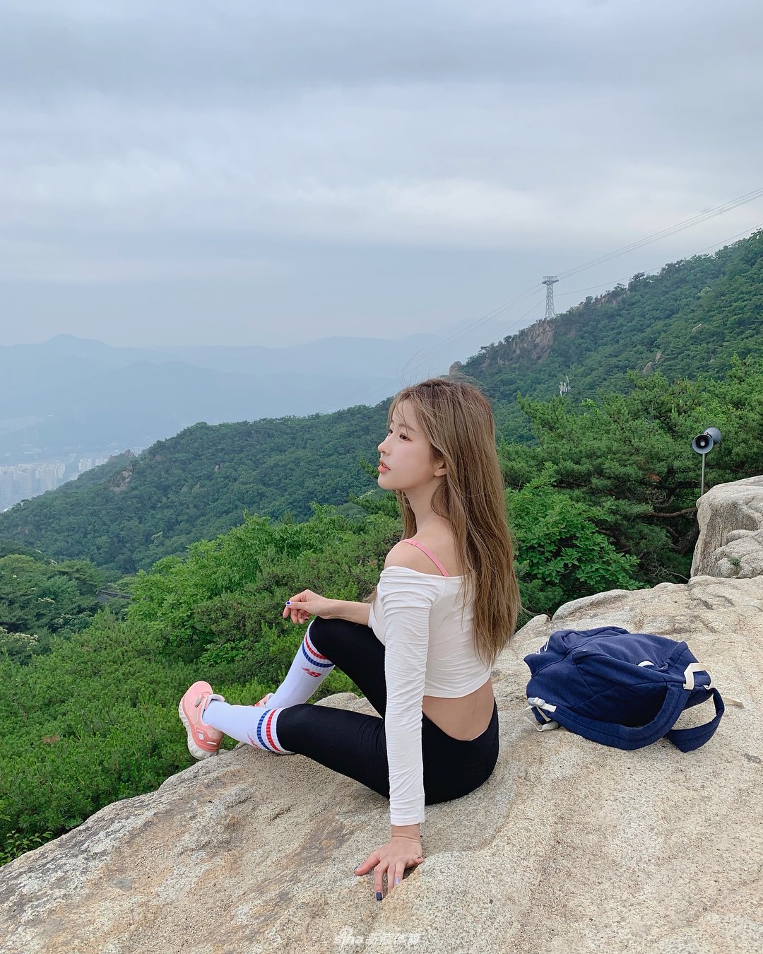 一组来自美女模特小姜姑娘的运动美照