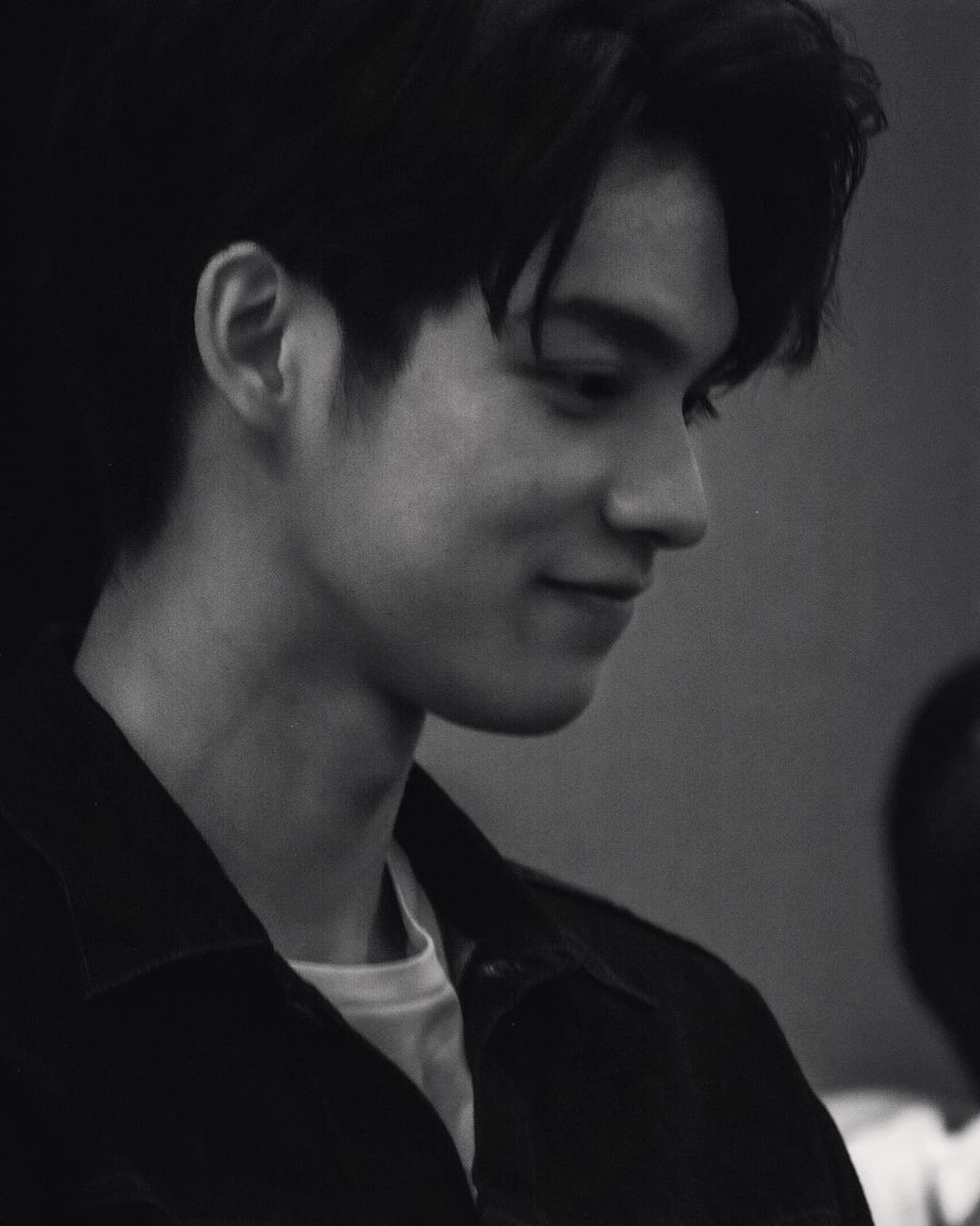 泰国男演员 bright 中美泰三国混血   身高 183cm 的配置