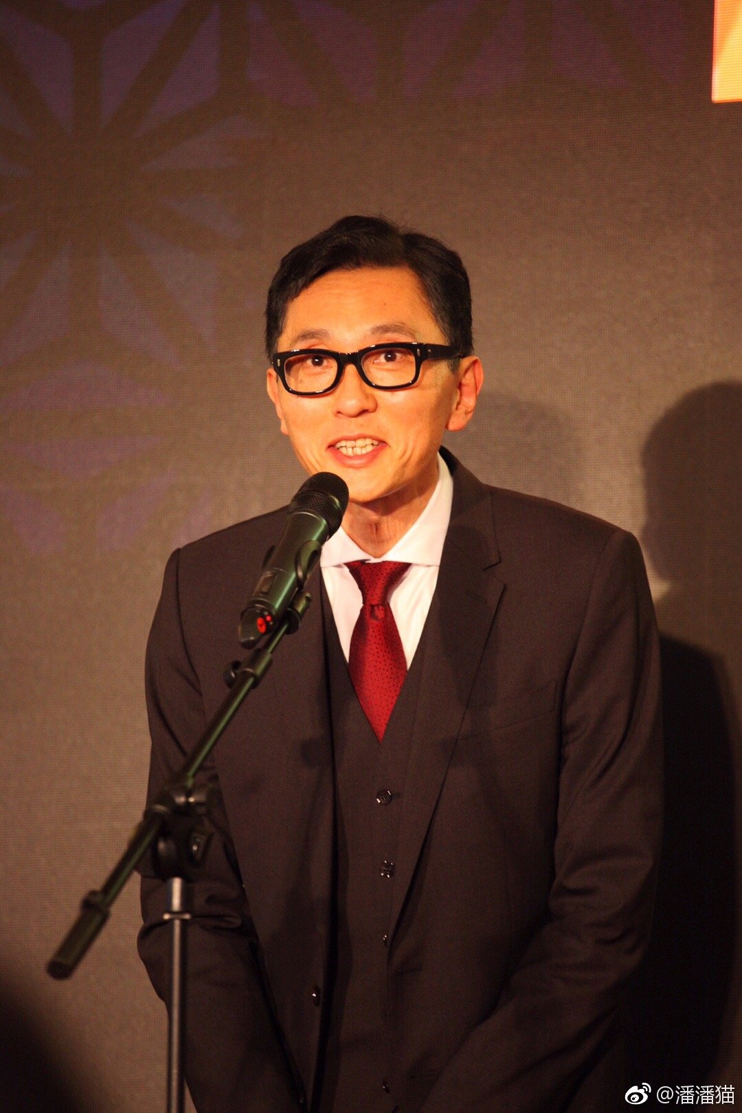 "孤独的美食家"五郎的扮演者松重丰先生,电影《追捕》真由美的扮演