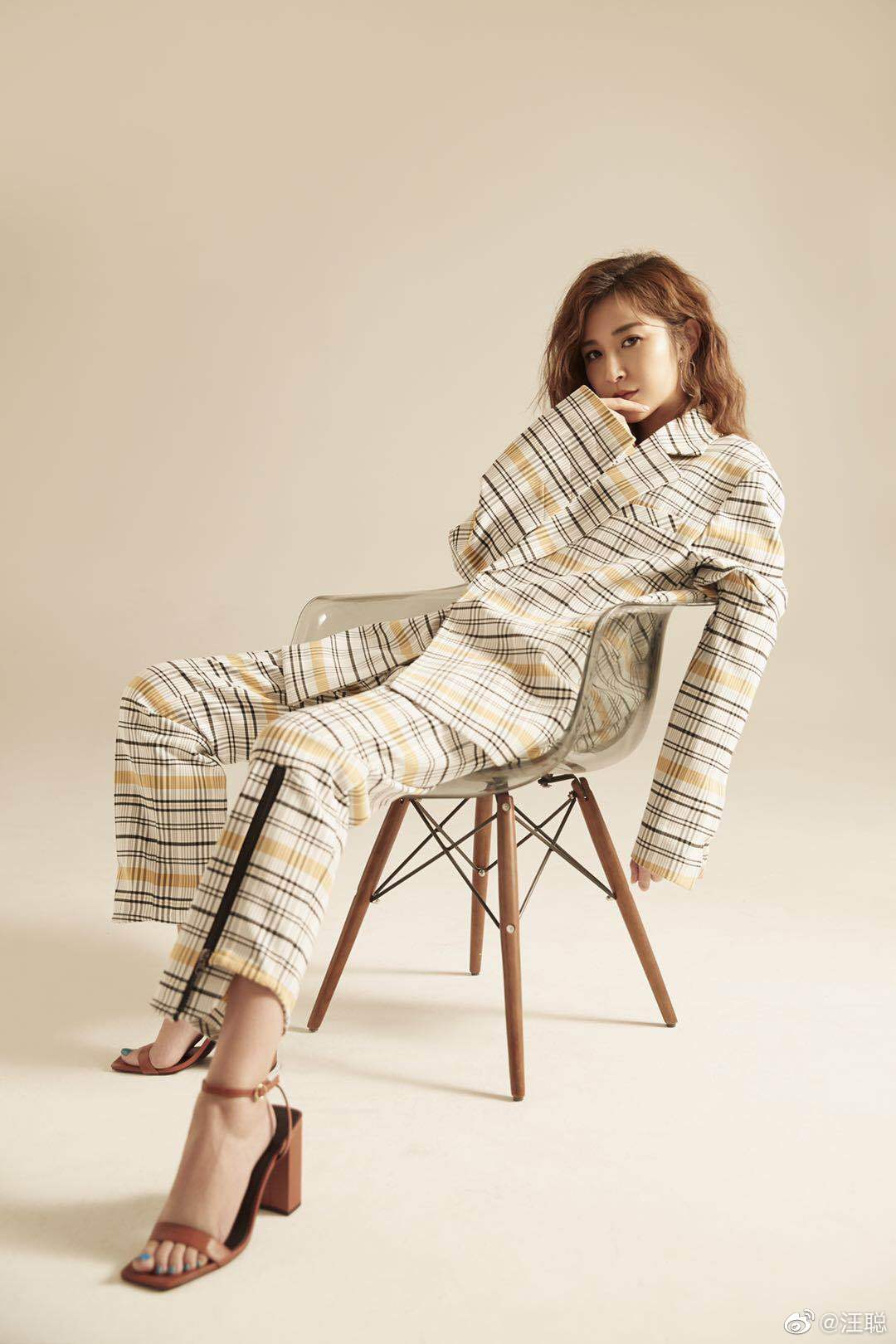 汪聪衣服是故意的鞋是真的大