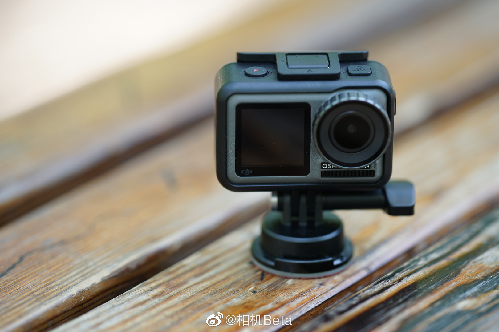 2499元的大疆djiosmoaction运动相机真机实物上手图
