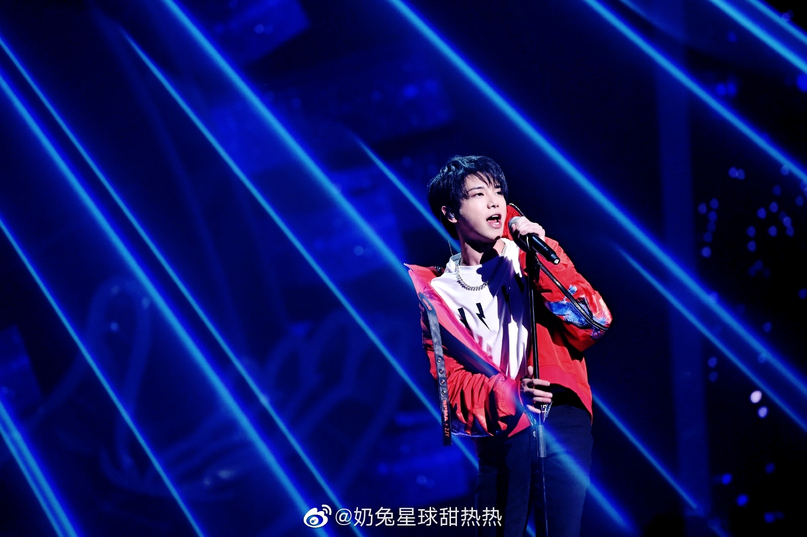 放图放图高清自修各位et能不能把最后一张整成表情包@华晨宇yu