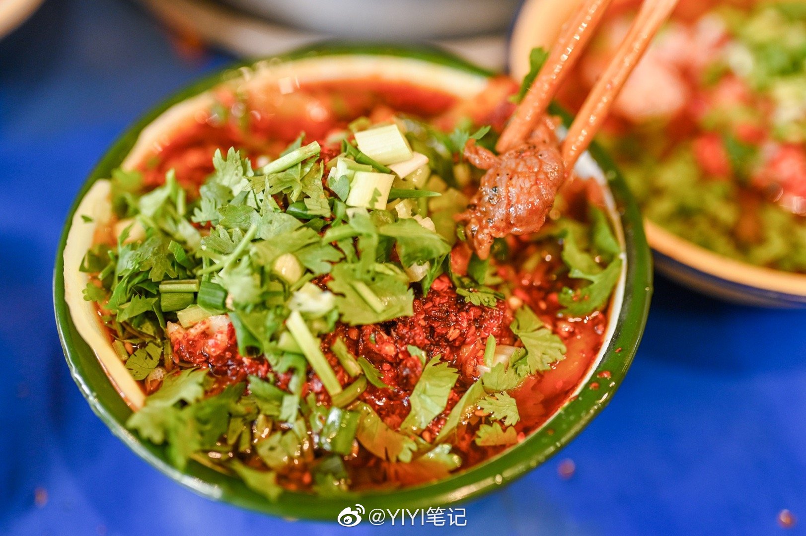 继续打卡马路边边麻辣烫复古的环境就像是回到儿时的感觉