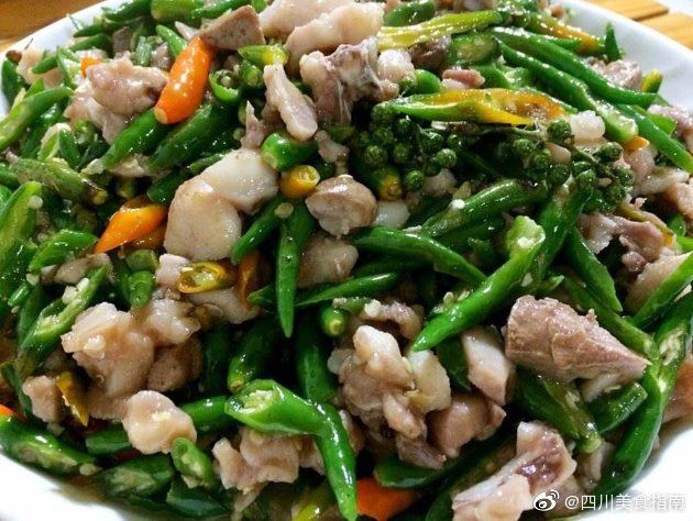 四川绵阳哑巴兔是酸辣口味,兔肉鲜嫩