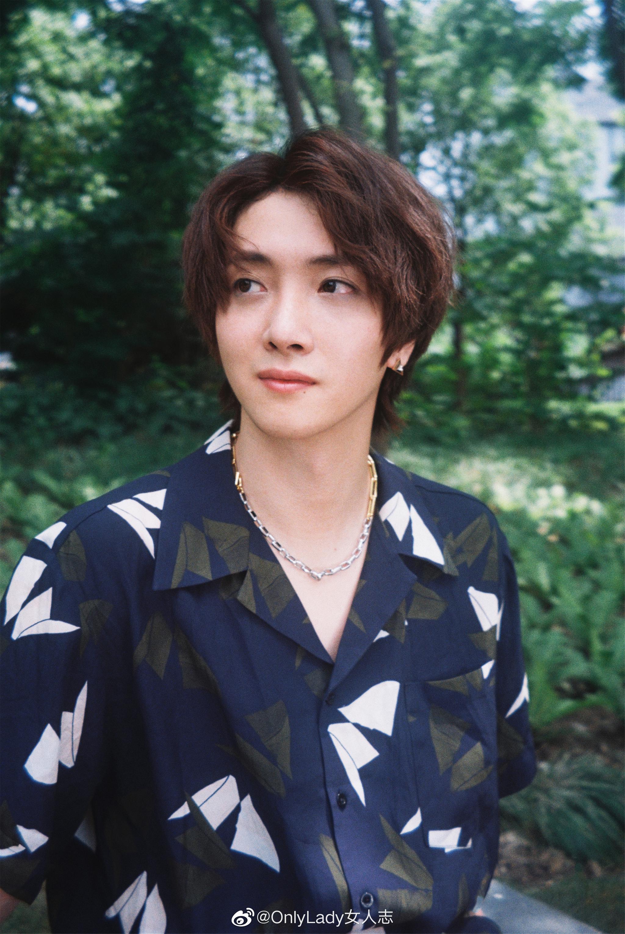 《陈情令》温宁的扮演者@bin于斌 曝光一组夏日活力大片