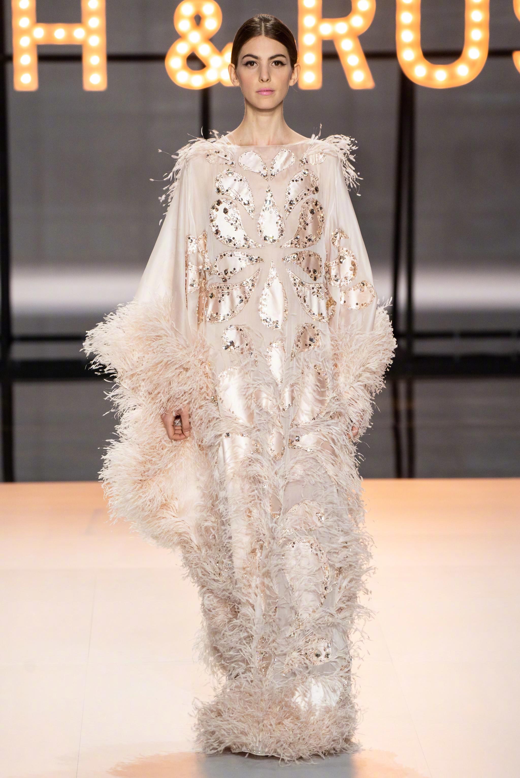 1月6日出席 的@范冰冰 ,身穿的是ralph&russo 2019春夏高定礼服