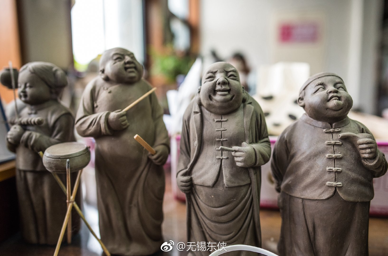 无锡惠山泥人厂惟妙惟肖的泥塑泥塑的基本用料泥土需精心准备