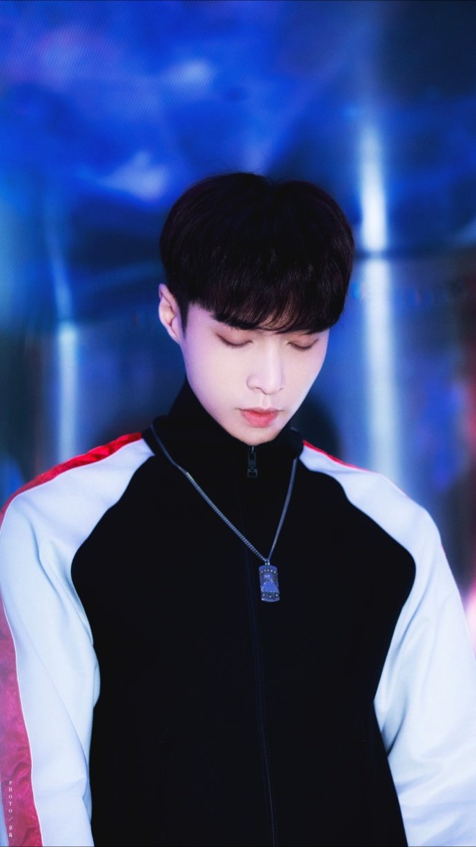 偶像壁纸:张艺兴 - 张艺兴电脑高清壁纸图片 - 实验室设备网