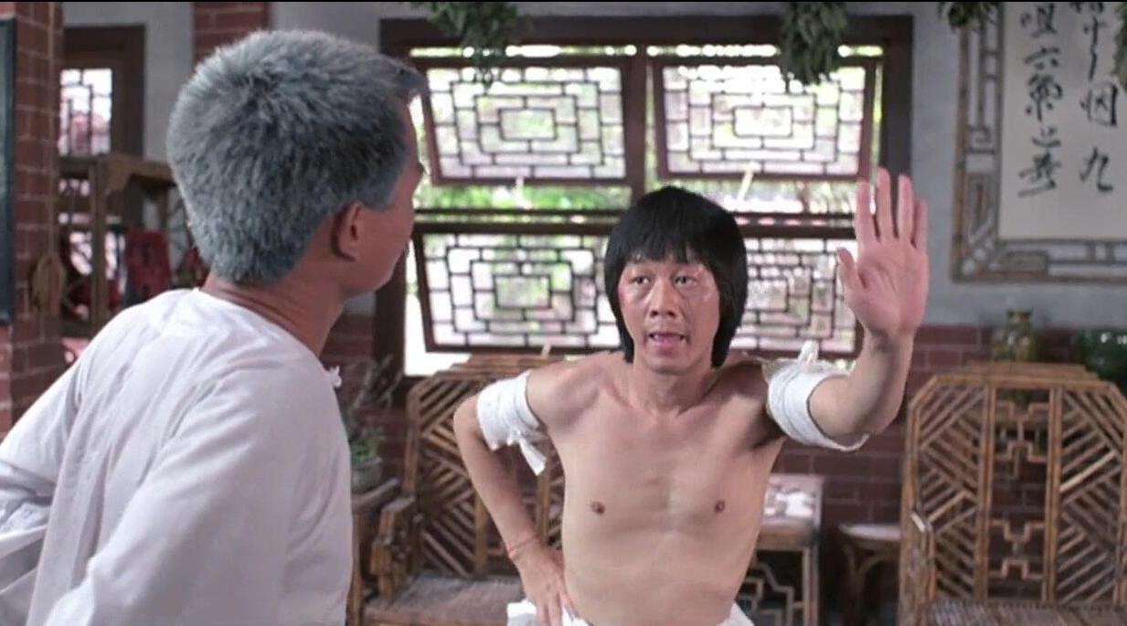 《僵尸先生》插播《小苹果》,文才这舞蹈真不错!