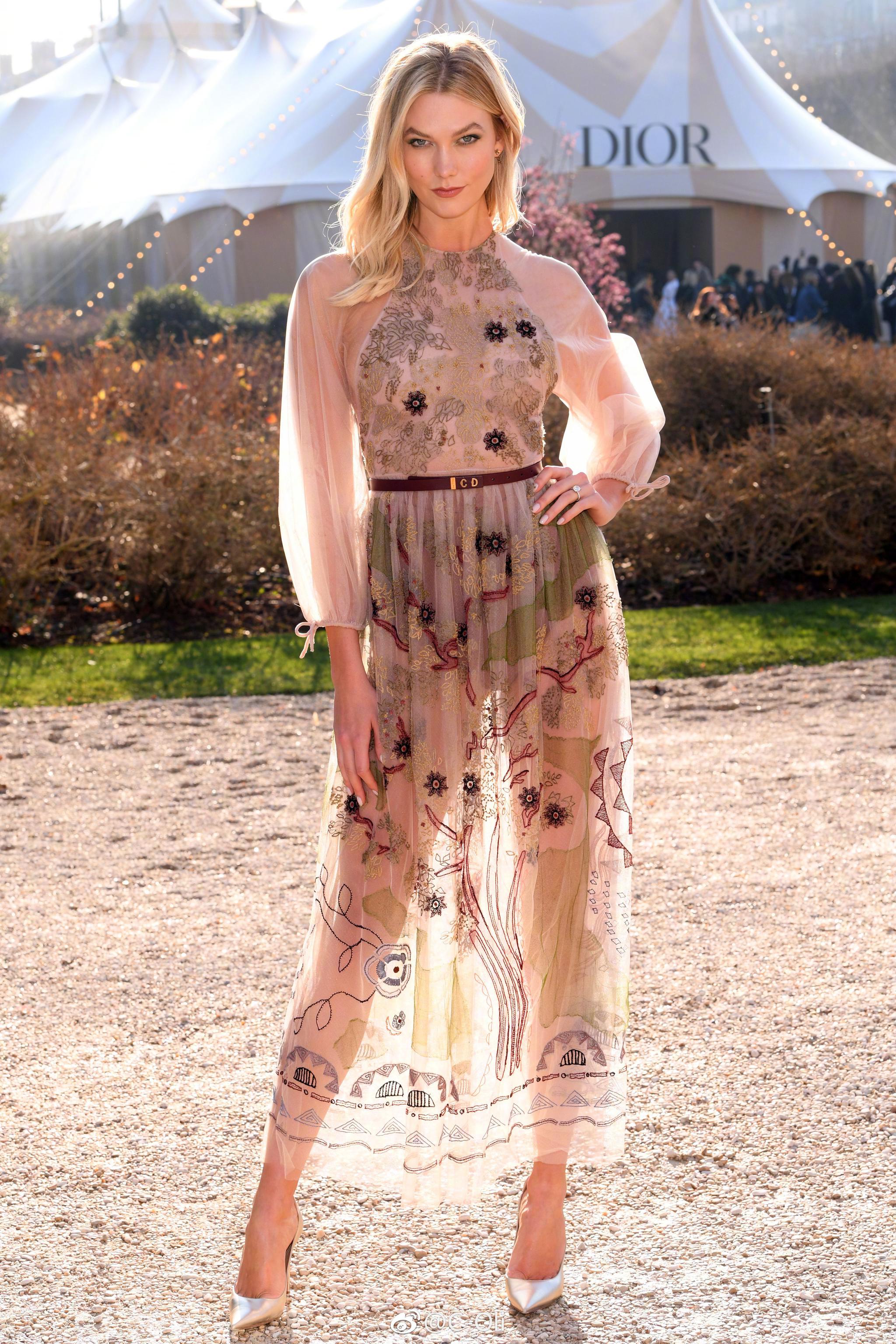超模karlie kloss受邀出席christian dior 2019春夏系列高级定制大秀