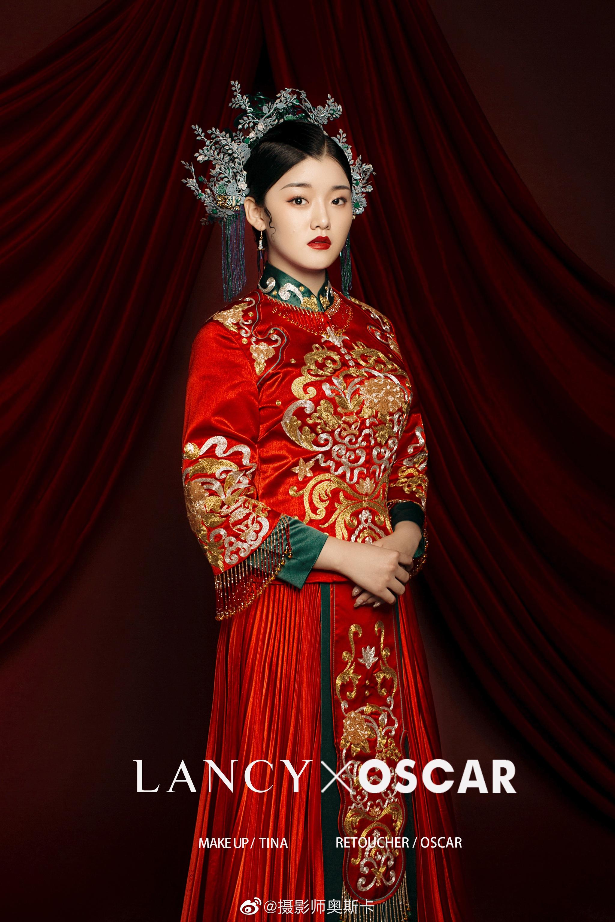 回眸一笑百媚生中式新娘造型可以展现新娘的温婉与妩媚