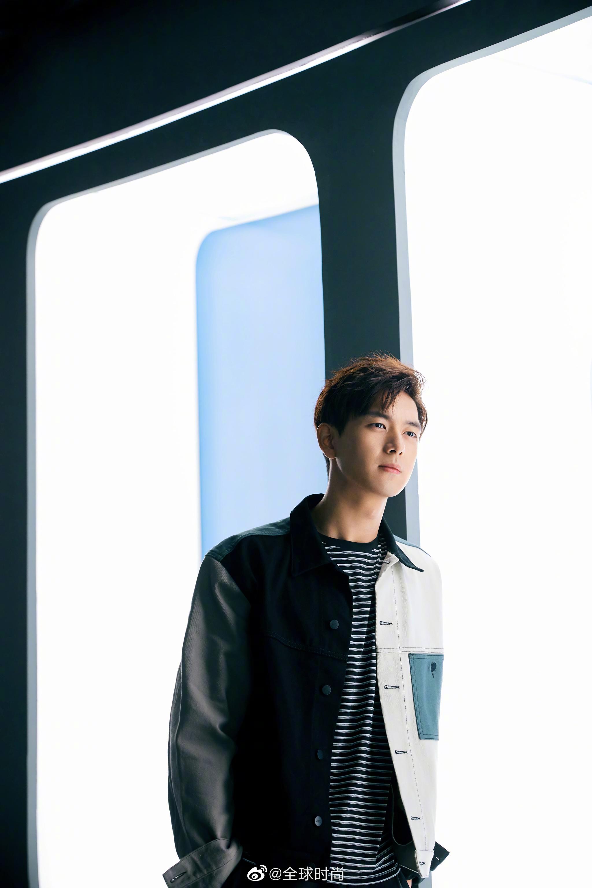 今日爱豆|李现|破茧|发电站_新浪新闻