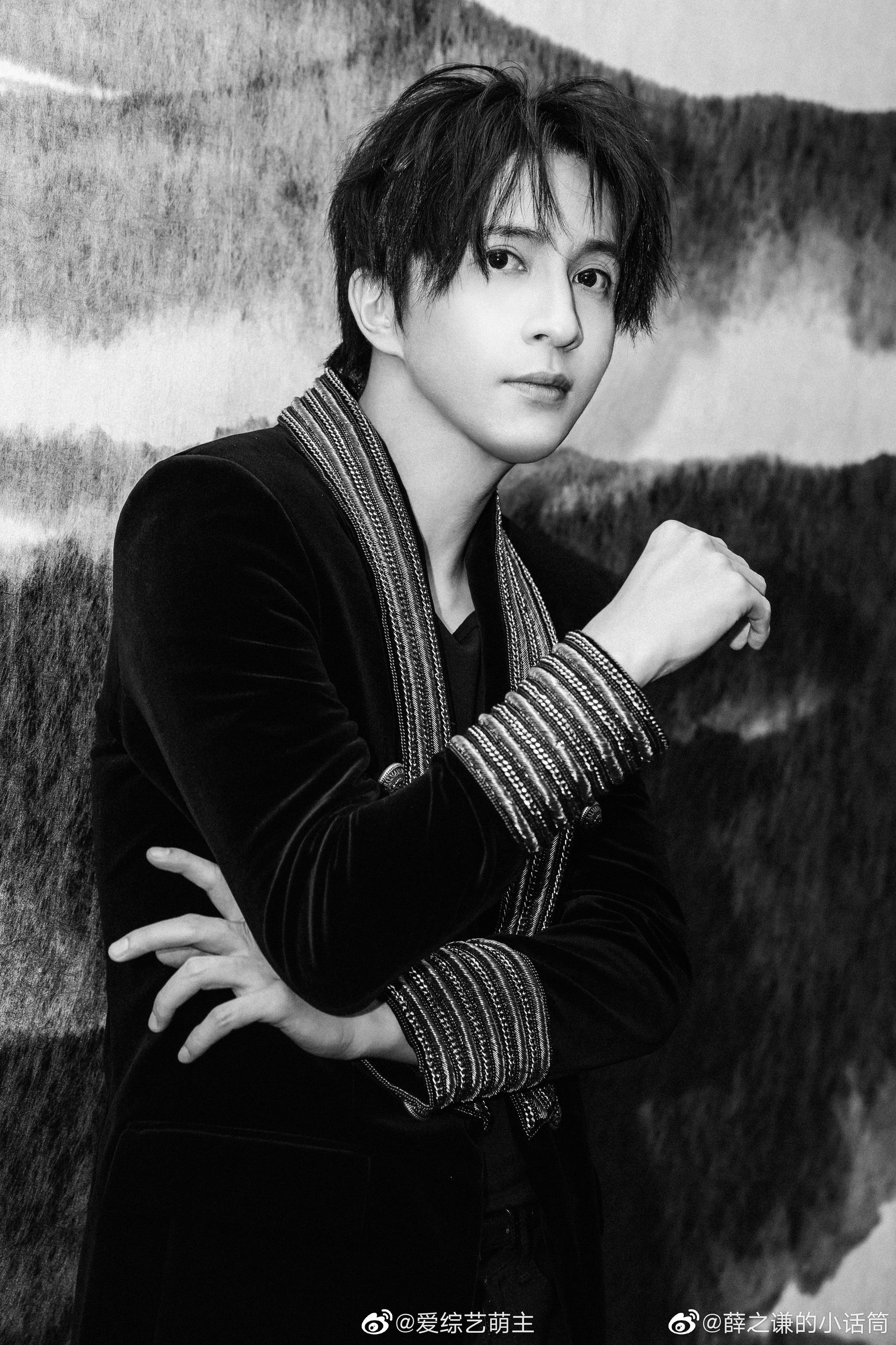 薛之谦第十张专辑《尘》同名歌曲《尘》将于(今晚)22点已上线